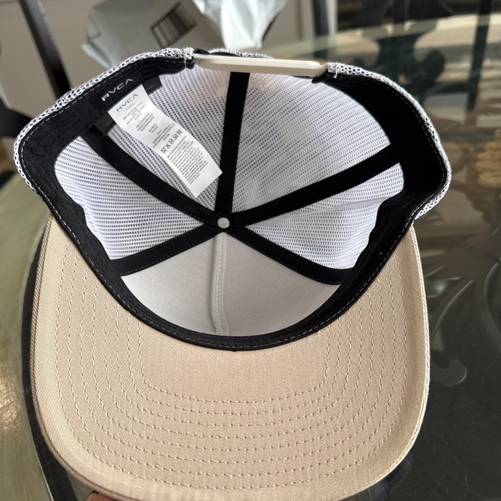 RVCA SnapBack - Picture 4 of 4